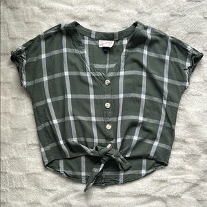 Cute Green Plaid Front Tie Cropped Blouse